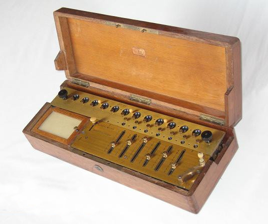 File:Colmar arithmometer.png